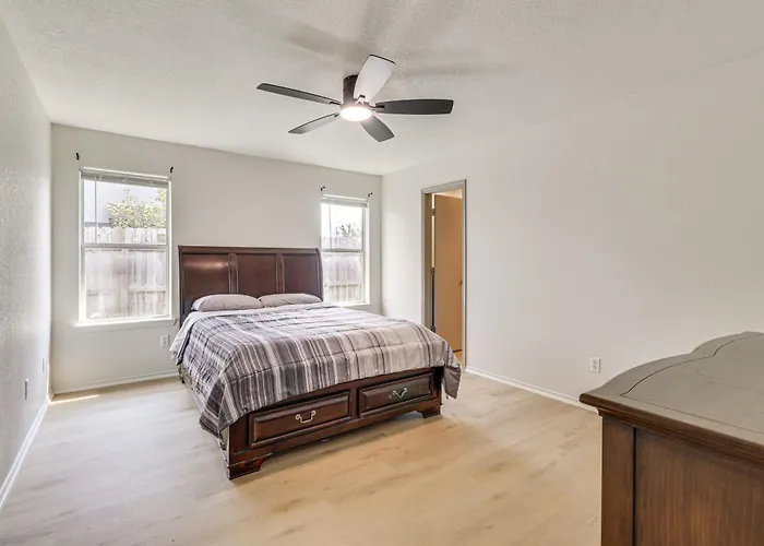 Fenced-in Yard: Family 4 Mi To Dtwn Killeen! *